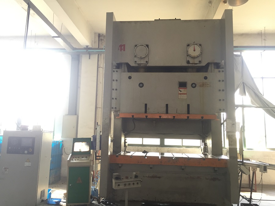 Biaxial hydraulic press